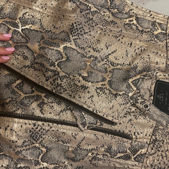 Guess Python Vest - Picture 8 of 9